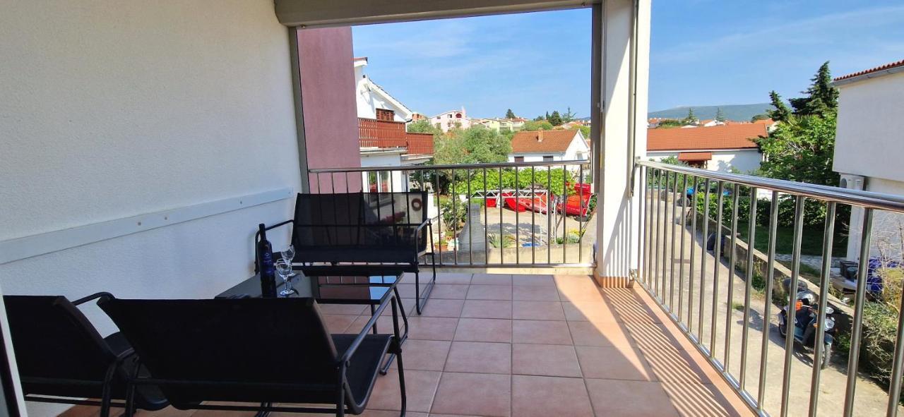 Apartment Lana Krk Town Esterno foto